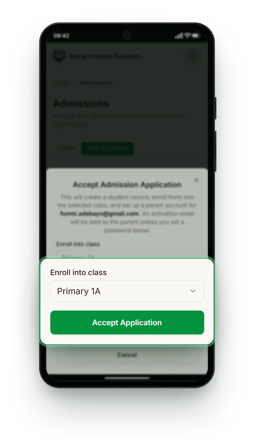Accept admission application dialog with the class selector and Accept button highlighted